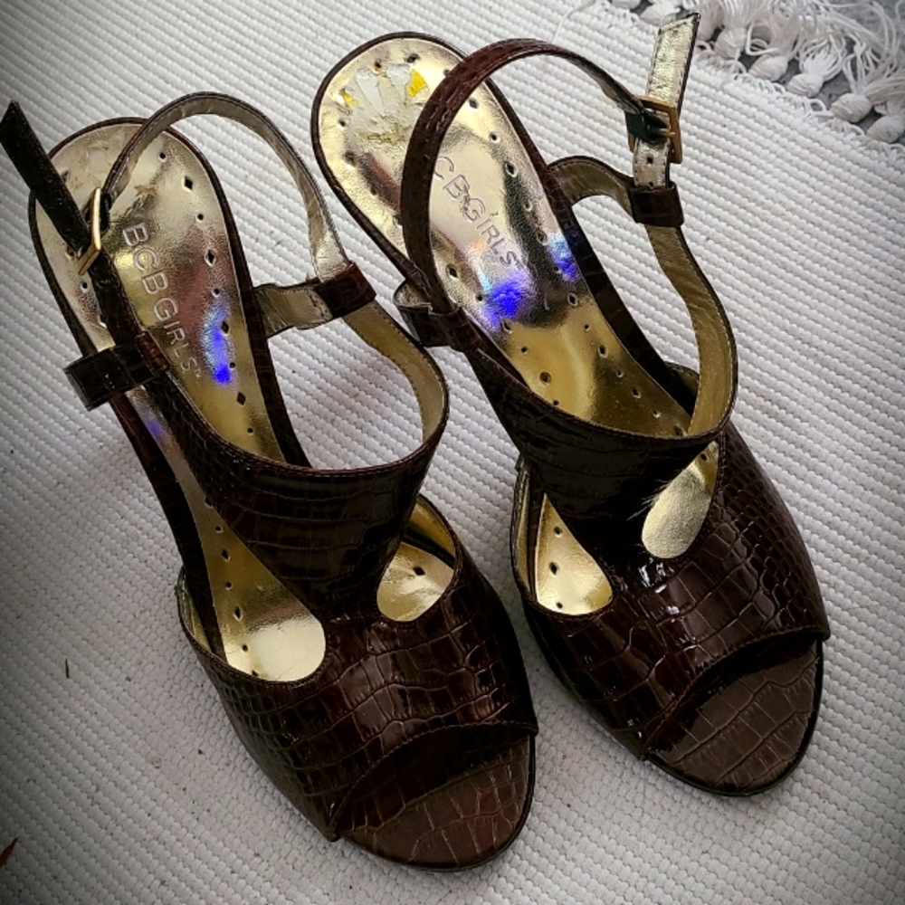 BCBGIRLS 4" OPEN TOE PUMPS